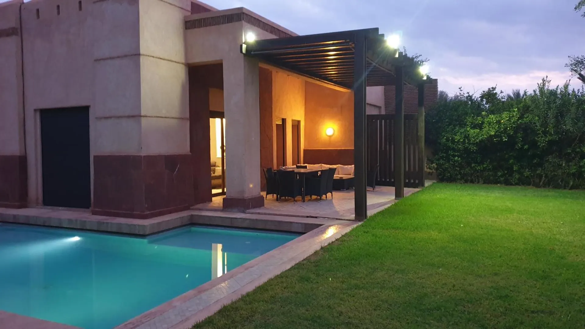 Villa De Standing A Marrakech Complexe Residentiel Apple Garden Marakeş